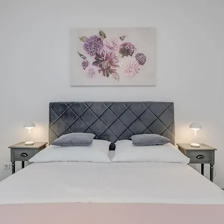 Apartment New- 3 Bedroom In *