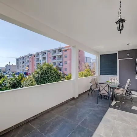 New- 3 Bedroom In *