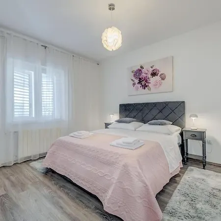 New- 3 Bedroom In *