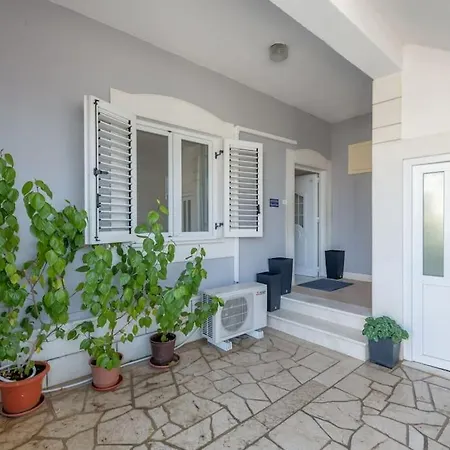 New- 3 Bedroom In *