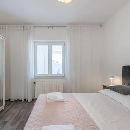 Apartment New- 3 Bedroom In Trogir