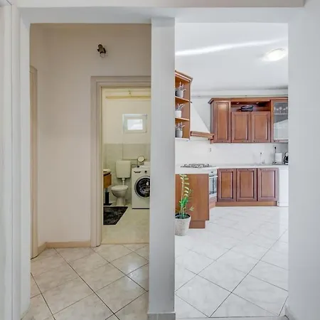 New- 3 Bedroom In *