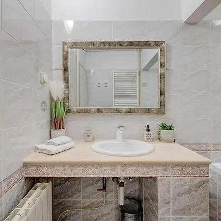 New- 3 Bedroom In Apartment