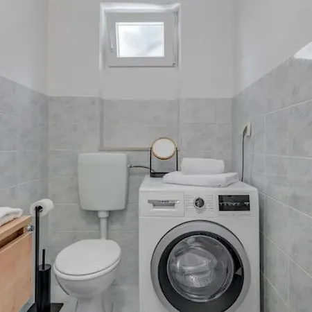 New- 3 Bedroom In *