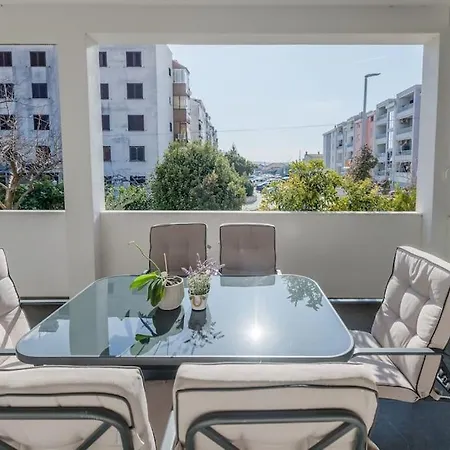 New- 3 Bedroom In Apartment Trogir